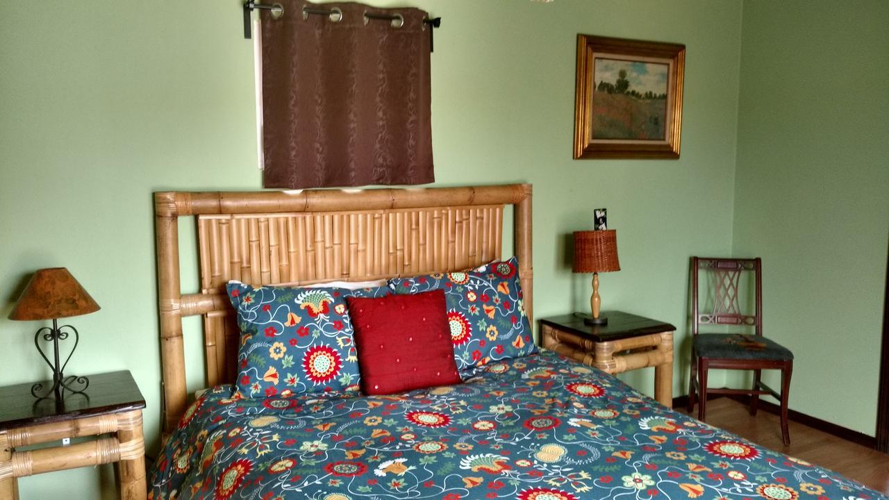 Vinofilia Wine Country Inn バジェ・デ・グアダルーペ エクステリア 写真